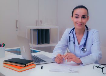 El decreto de prescripción de enfermeros: Luces y sombras